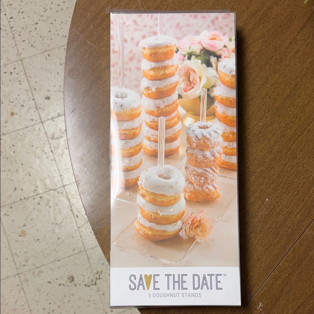 Doughnut Stands - White and Tan